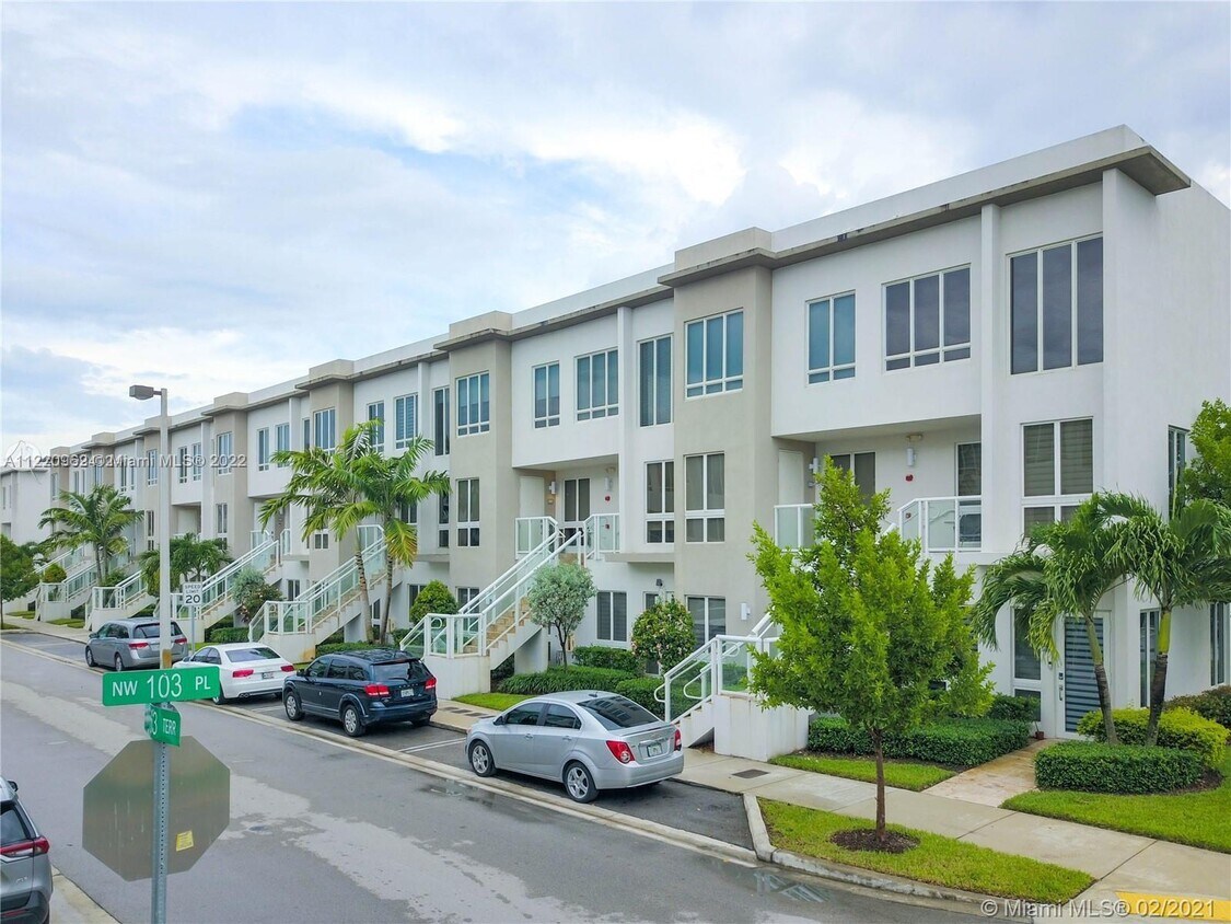 10280 NW 63rd Ter 211 Doral Fl 33178 Room for Rent in Doral, FL