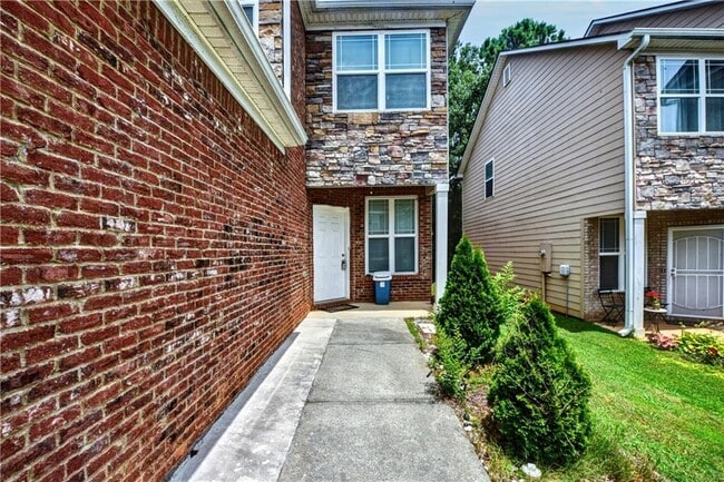 Building Photo - 1454 Persimmon Trce