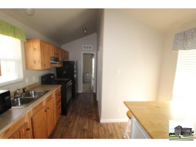 Building Photo - 6 Lantana Dr