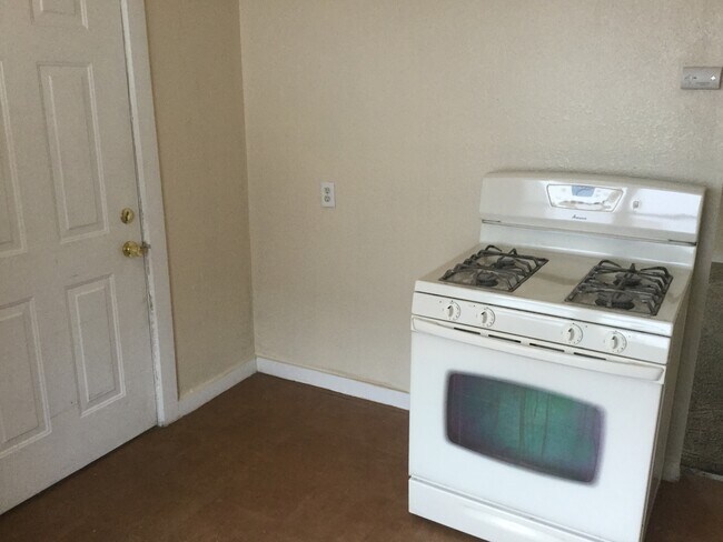 Foto del edificio - 5848-50 N 64th St