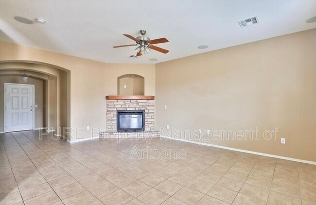 Foto del edificio - 15808 N 171st Dr