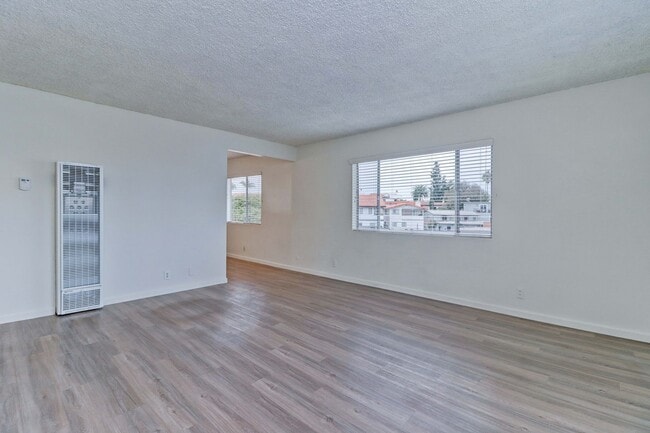 Building Photo - Corona Lane 108** - (V)