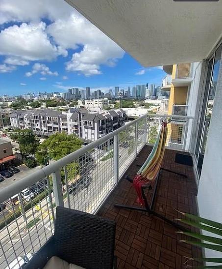 Foto del edificio - 900 SW 8th St