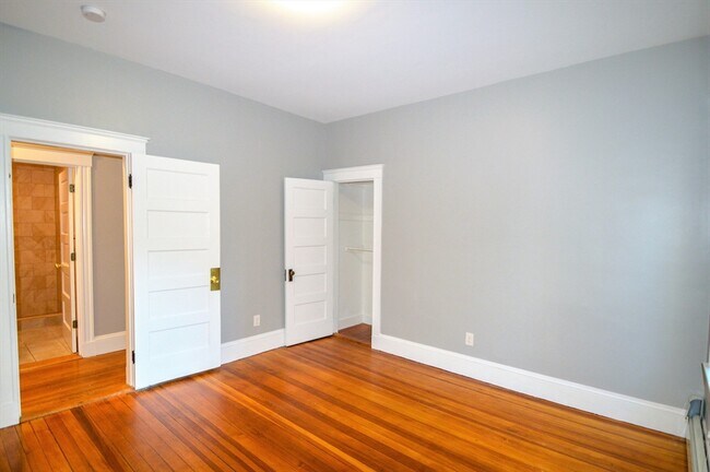 Building Photo - 65 Mapleton St