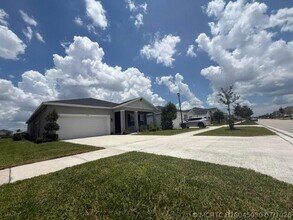 Building Photo - 10783 SW Vasari Way