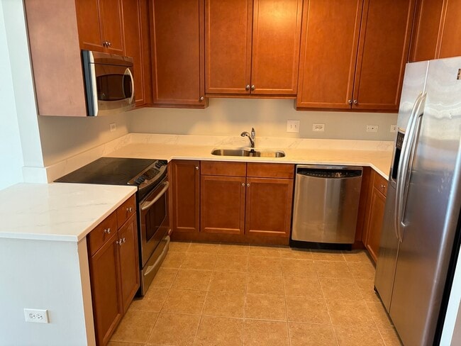 Building Photo - 130 N Garland Ct