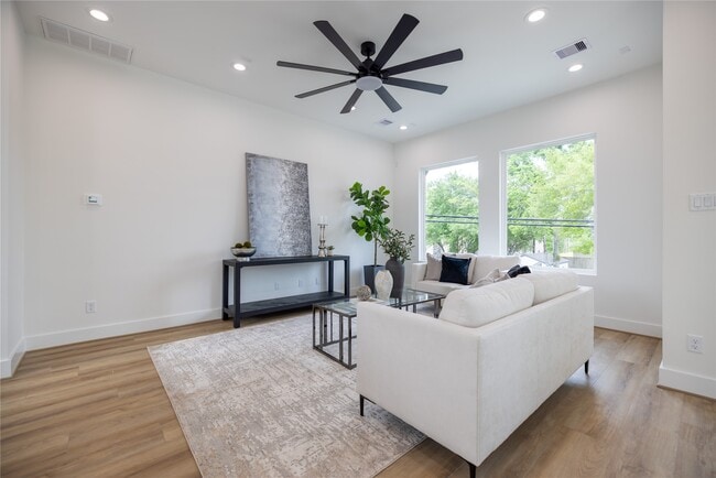 Building Photo - 4010 Yellowstone Blvd