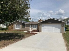 Building Photo - 3036 Gloria Ave