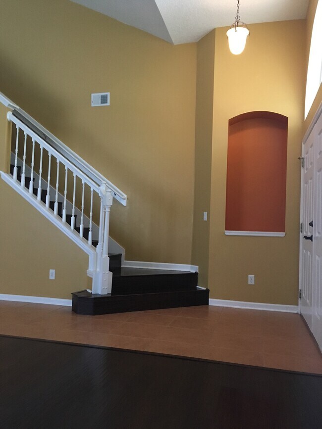 Building Photo - 1667 Canopy Oaks Dr