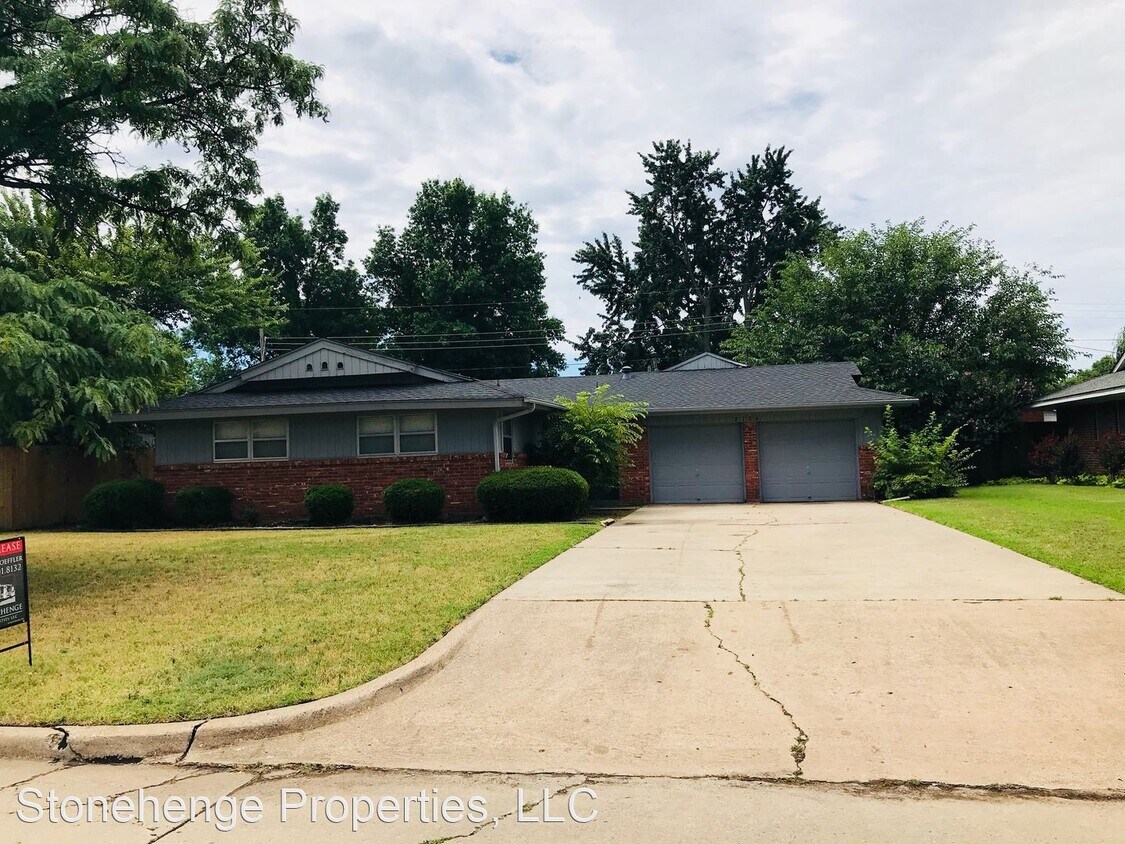 Foto principal - 4 br, 2 bath House - 2126 Iowa St.