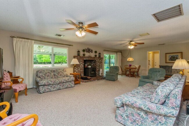 Building Photo - 4 Bedroom North Clovis Ranch on 3+ Acres