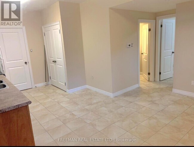 Photo du bâtiment - 43 Roberta Dr