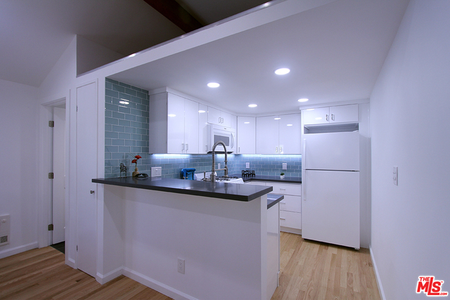 Foto del edificio - 311 N Venice Blvd