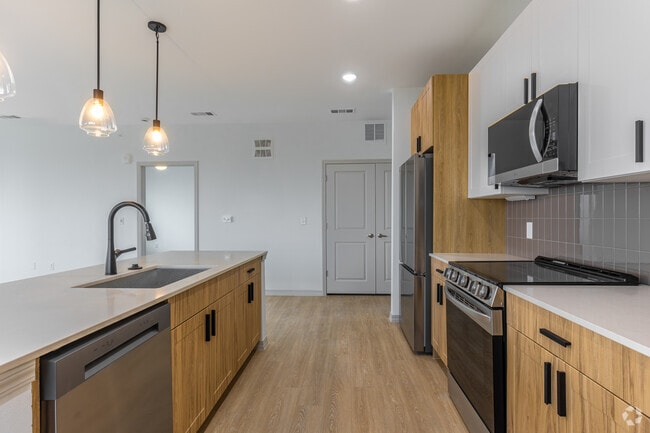 2BR, 2BA - 1,253SF - Kitchen - The Elara