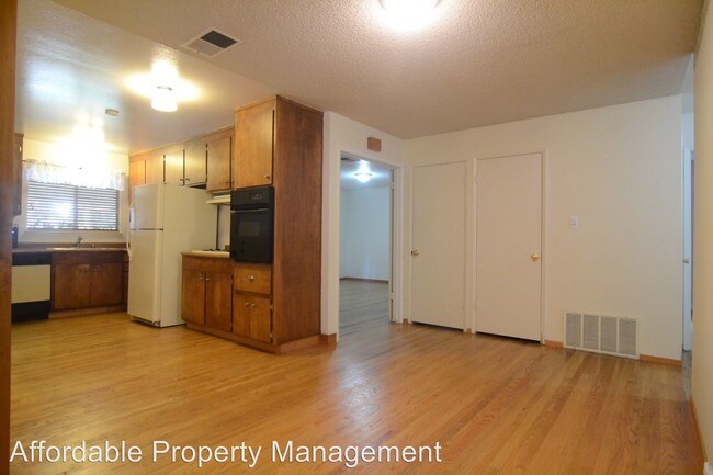 Building Photo - 40532 Robin St