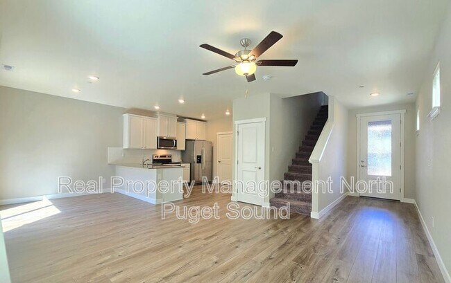 Building Photo - 8303 Gilman Wy