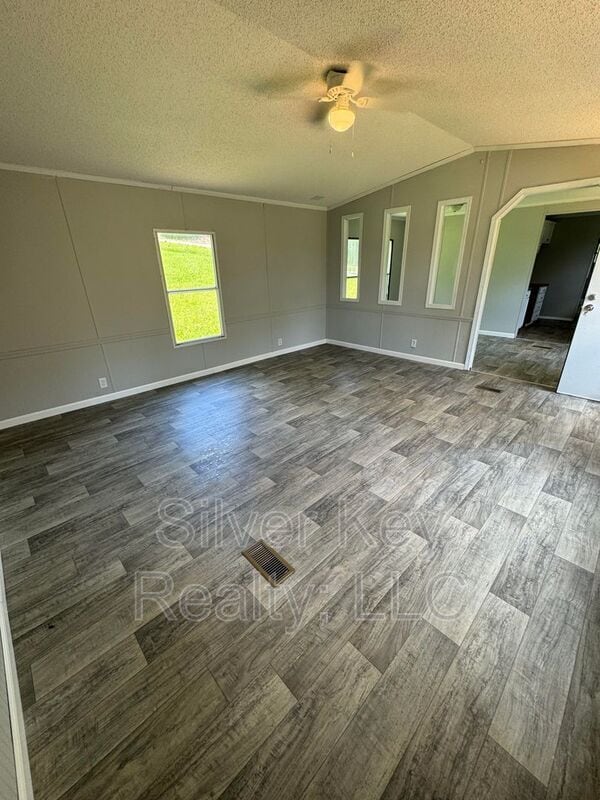 Building Photo - 339 Co Rd 439