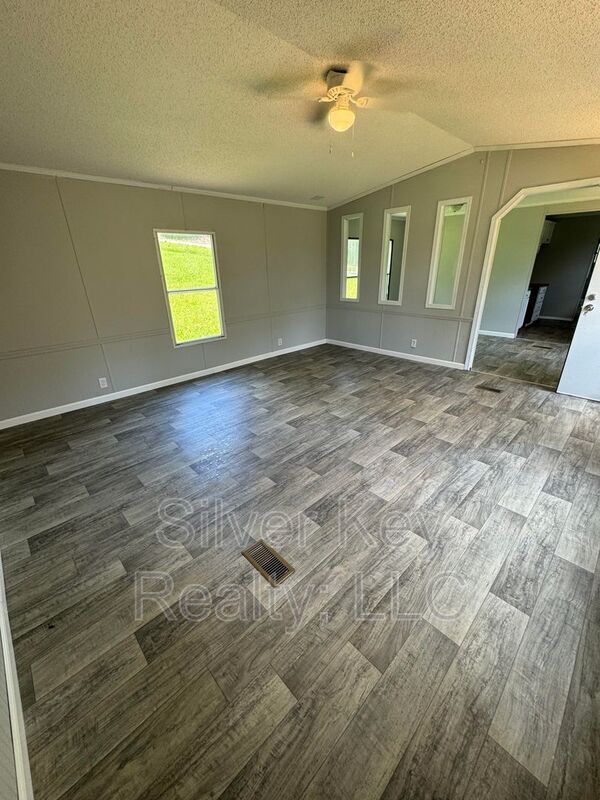 Foto del edificio - 339 Co Rd 439