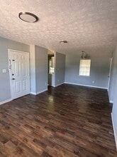 Building Photo - 821 W Edgemont Ave