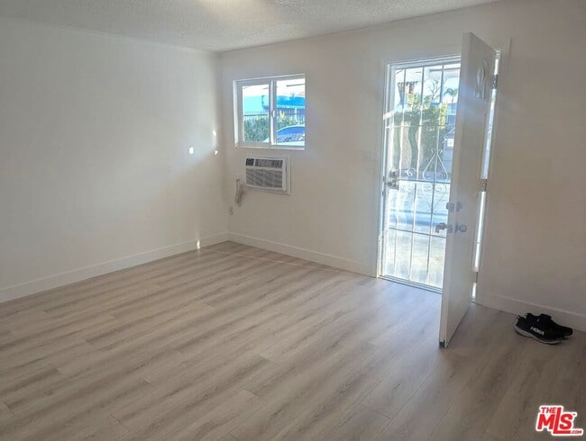 Building Photo - 3837 Sedgwick Ave