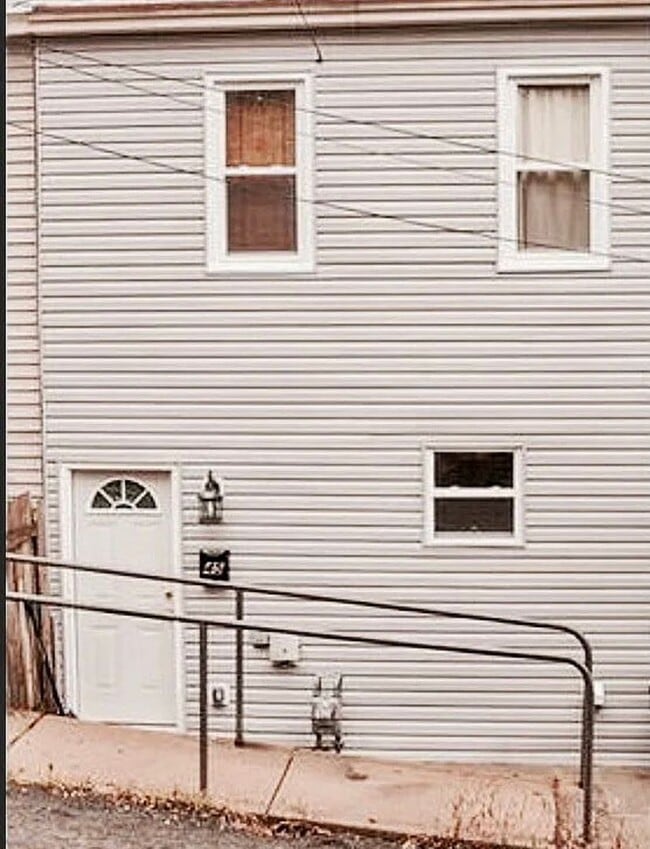 Photo - 45 Sterling St House