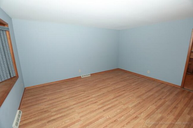 Building Photo - 122 Hobbs Ave