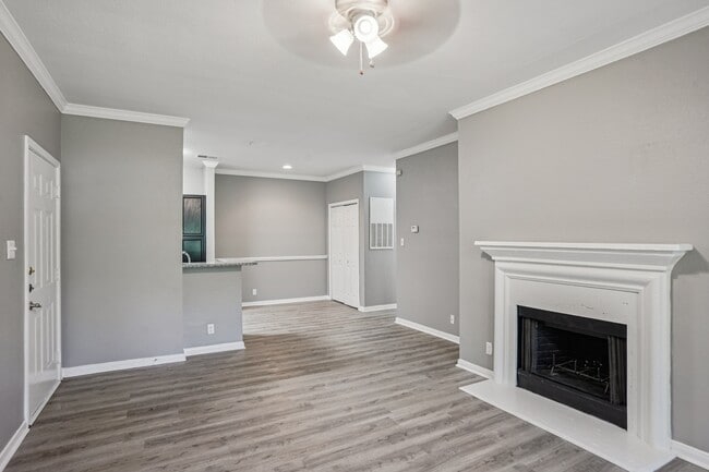 Foto del edificio - Bridford Lake Apartments