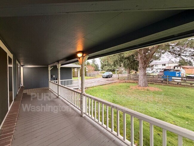 Foto del edificio - 18417 40th Ave E