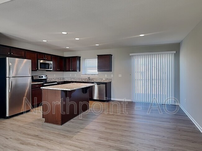 Foto del edificio - 210 Ramblewood Dr