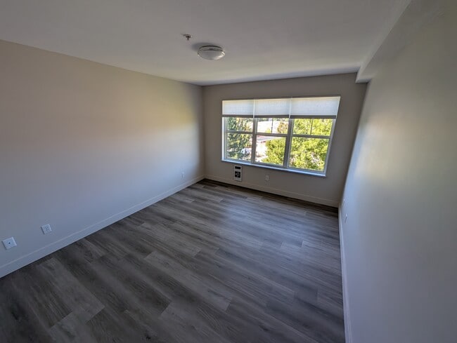 1st bedroom - Mill Creek Estates