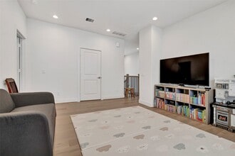 Building Photo - 8706 Ojeman Crk Ln