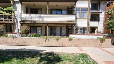Building Photo - 2571 Plaza del Amo