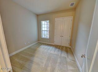 Foto del edificio - 802 Aldenham Ln