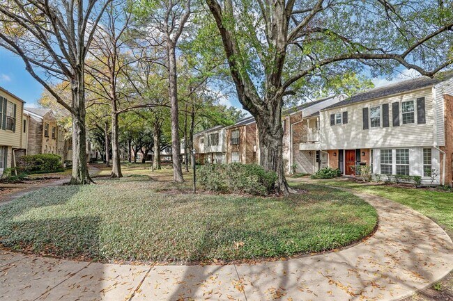 Foto del edificio - 12921 Trail Hollow Dr