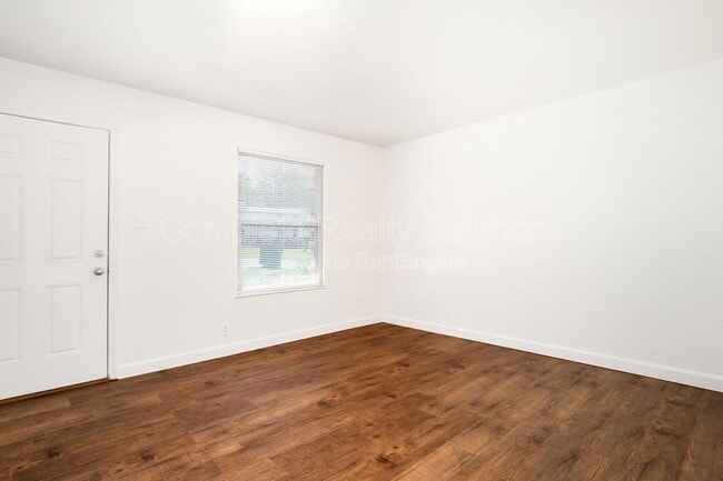 Building Photo - 16 Adeline Ct