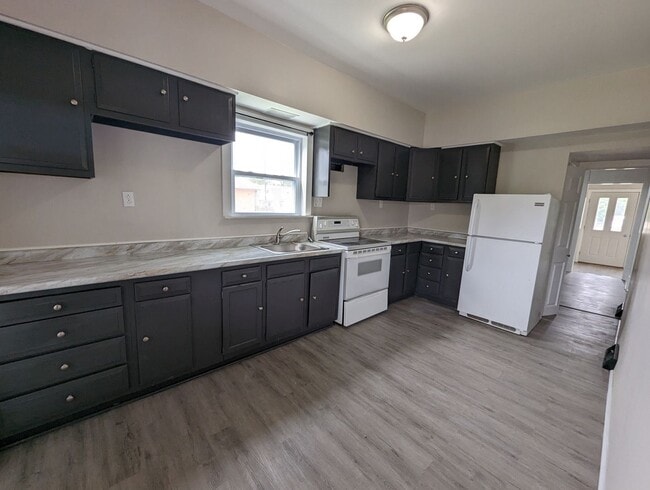 Building Photo - 3 br, 1.5 bath House - 4617 4th Ave