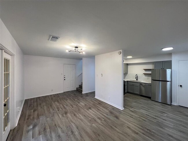 Building Photo - 2306 Barton Village Cir