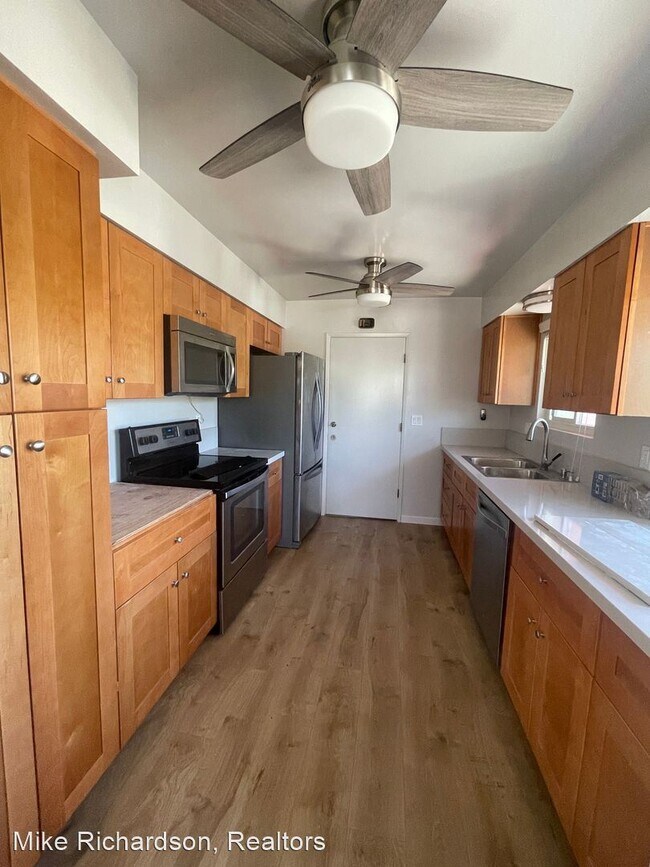 Building Photo - 3 br, 2 bath House - 2831 Miradero Dr #B