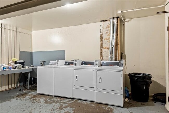 Foto del edificio - 111 S Elder Ln