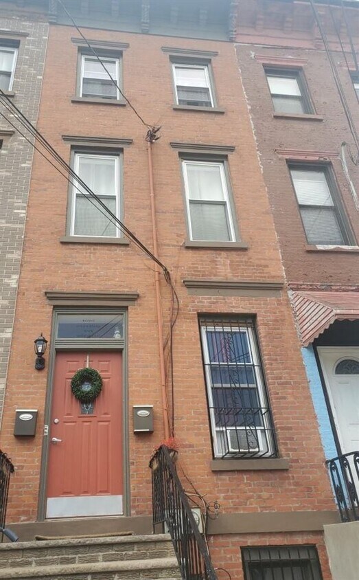 Primary Photo - 39 Belmont Ave