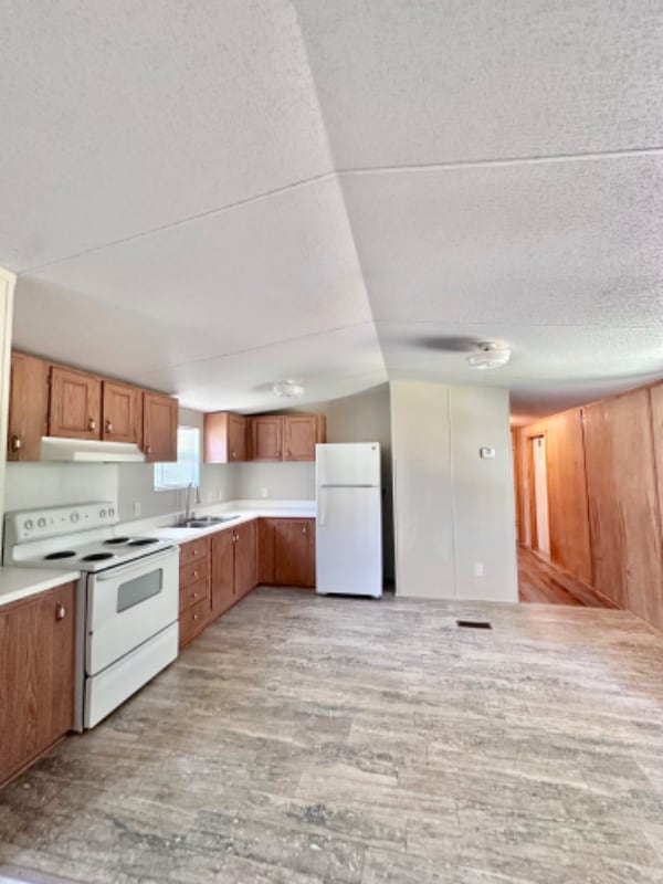 Building Photo - 110 S Rustic Ln