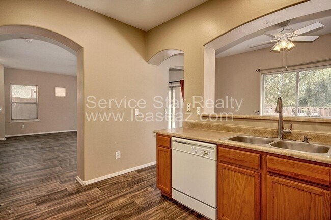 Building Photo - 6611 W Desert Hills Dr