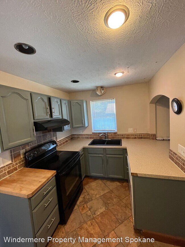 Foto del edificio - 3 br, 1.5 bath House - 2111 W 13th
