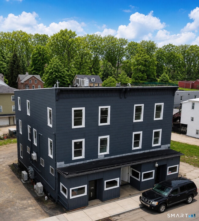 Building Photo - 252 Franklin St