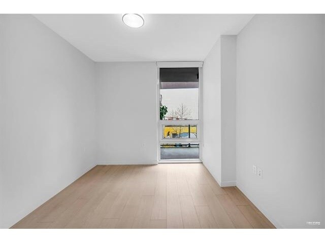 Photo du bâtiment - 180 E 2nd Ave