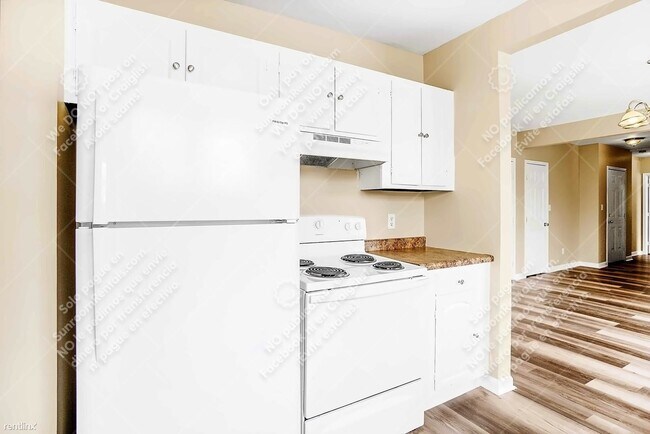 Building Photo - 2 br, 1 bath 4plex - 1317 Main St C C