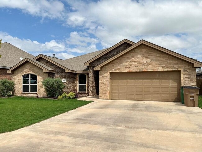 Building Photo - COMING SEPTEMBER 2025 - Beautiful 4-Bedroo...