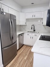 Building Photo - 2601 Bellefontaine