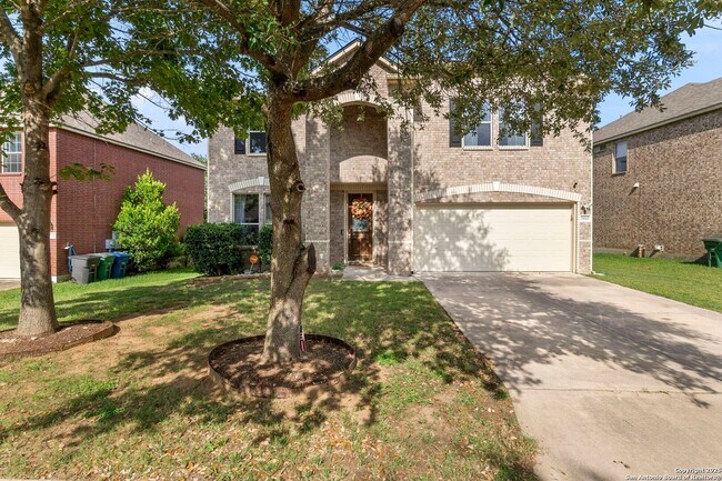 Building Photo - Charming Home Awaits: Spacious & Modern Li...