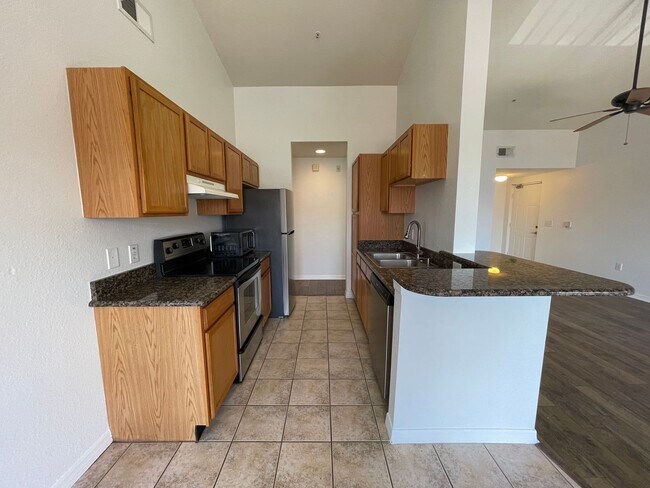 Foto del edificio - ANNUAL RENTAL - FAIRWAY PRESERVE-2 BED 1 B...